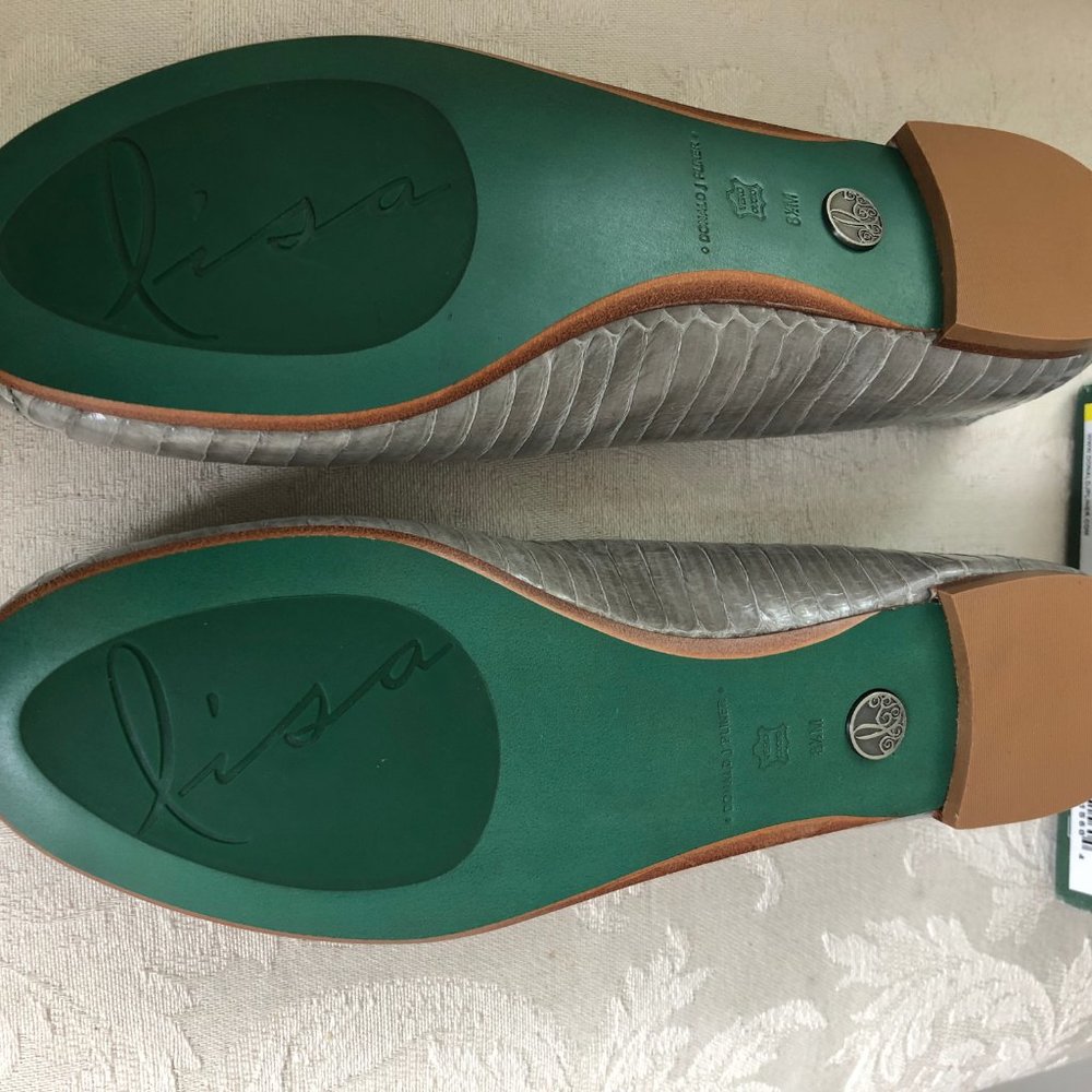 Shoes - Picture 2 of 4